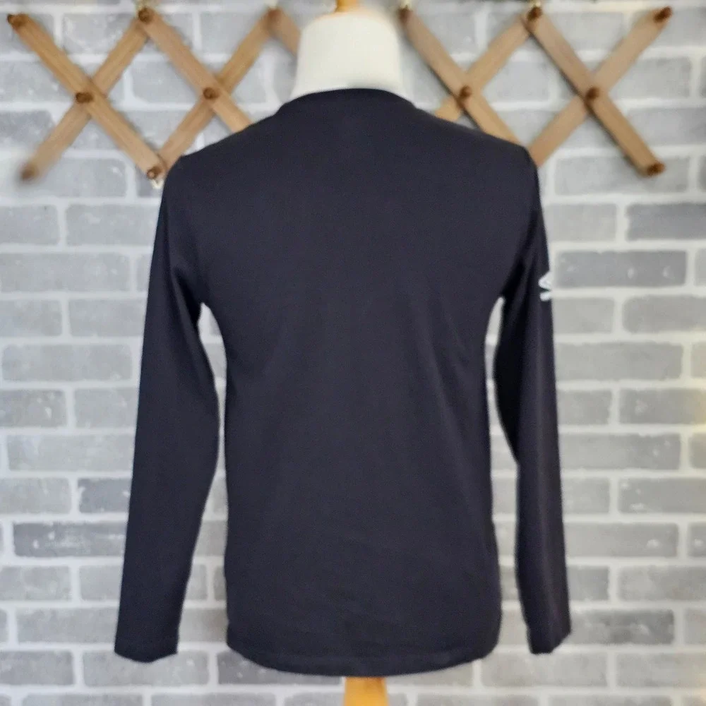 Umbro Diamond Run Mens Long Sleeve Graphic Tee Black‎ Geometric Logo Size Medium